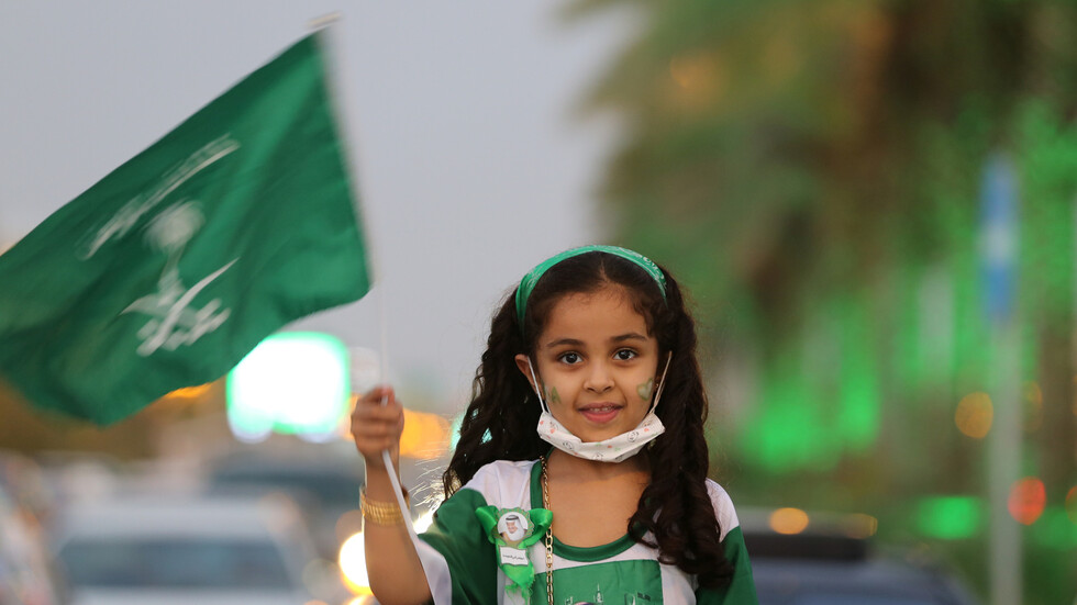 الإصابات اليومية بكورونا في السعودية تحت الـ350 مجددا