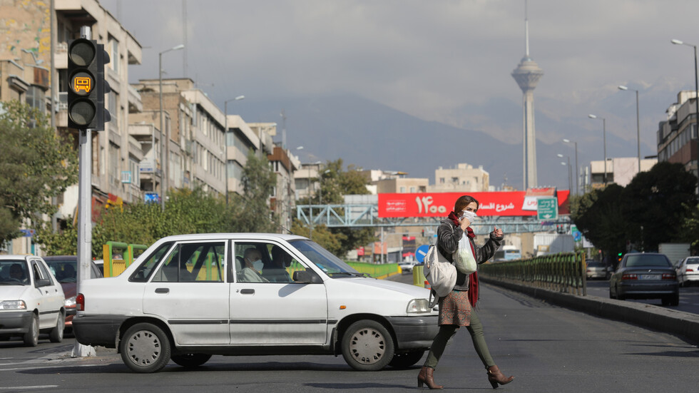 بقفزة قياسية جديدة.. إصابات كورونا اليومية في إيران تتخطى لأول مرة الـ12 ألفا