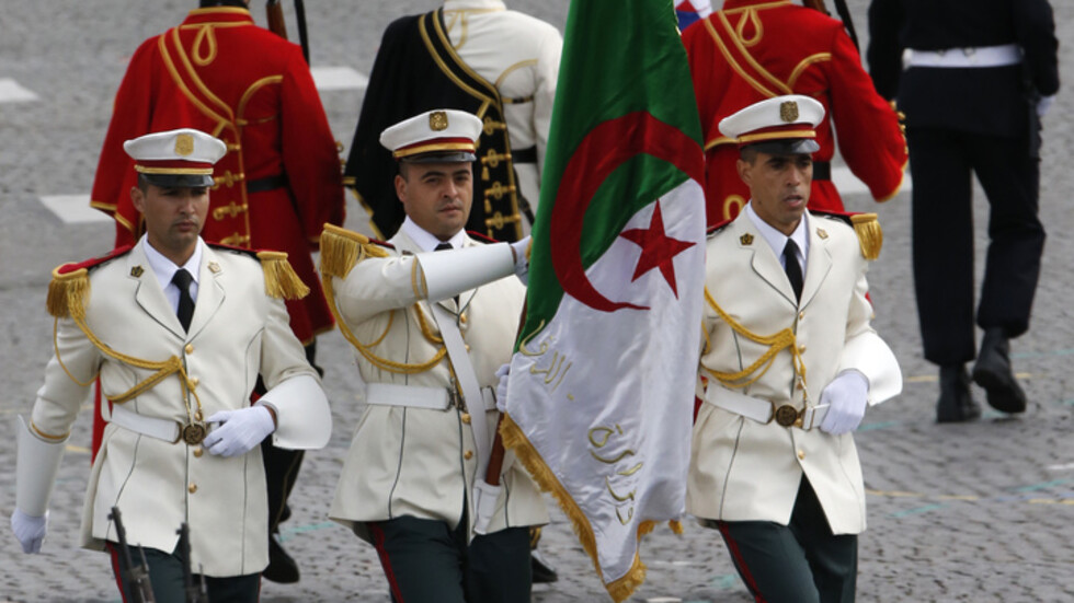 الجيش الجزائري يرسل طائرات عسكرية تحمل مساعدات إلى "الصحراء الغربية"