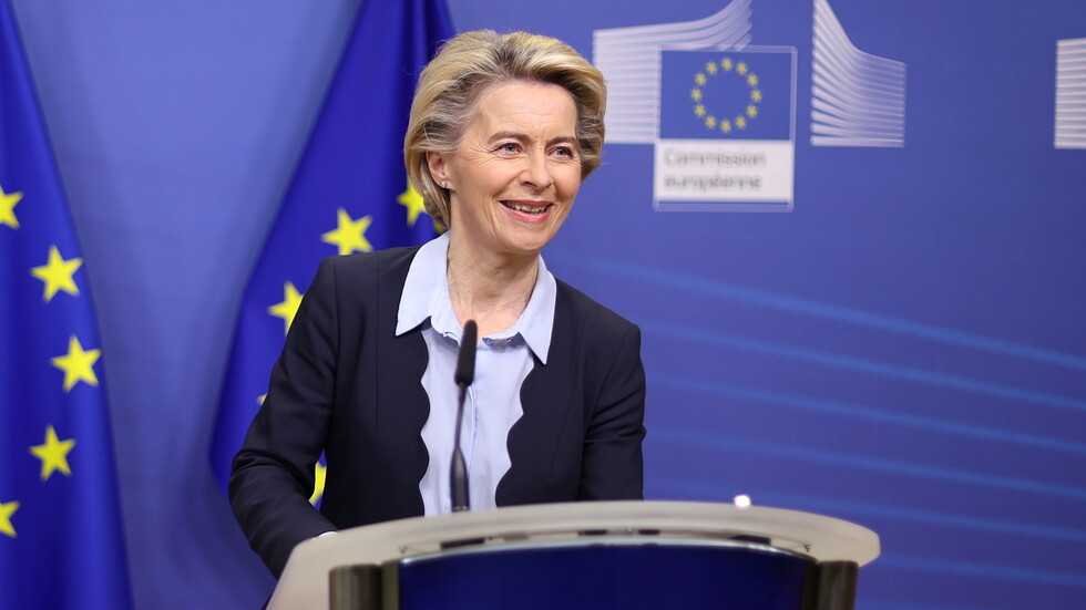 رئيسة المفوضية الأوروبية: نصادق غدا على عقد جديد بشأن اللقاحات ضد كورونا