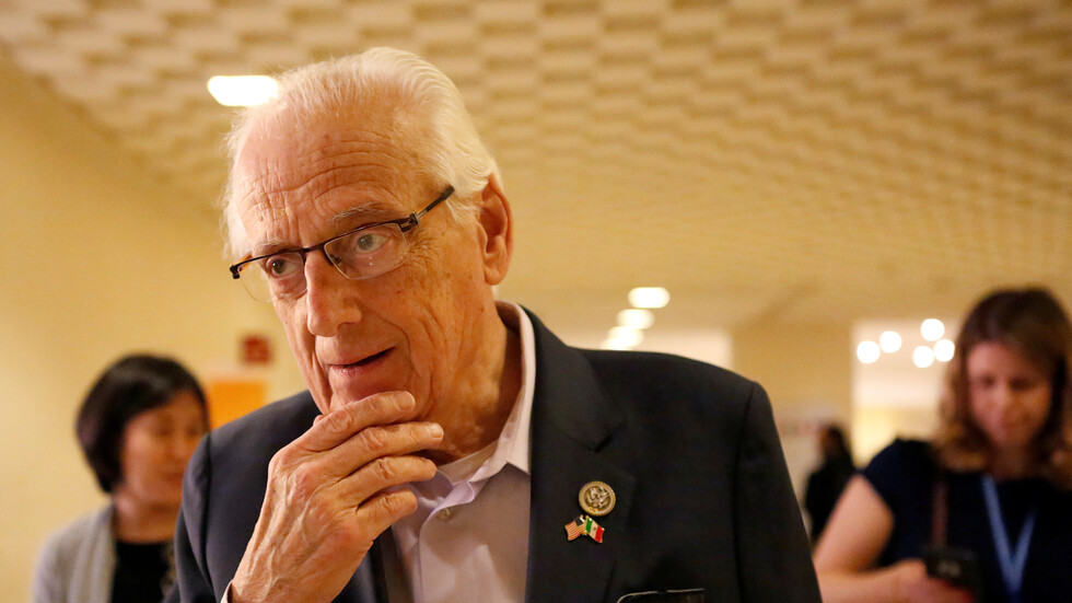 عضو في الكونغرس يدعو إلى محاكمة ترامب بتهمة الخيانة!