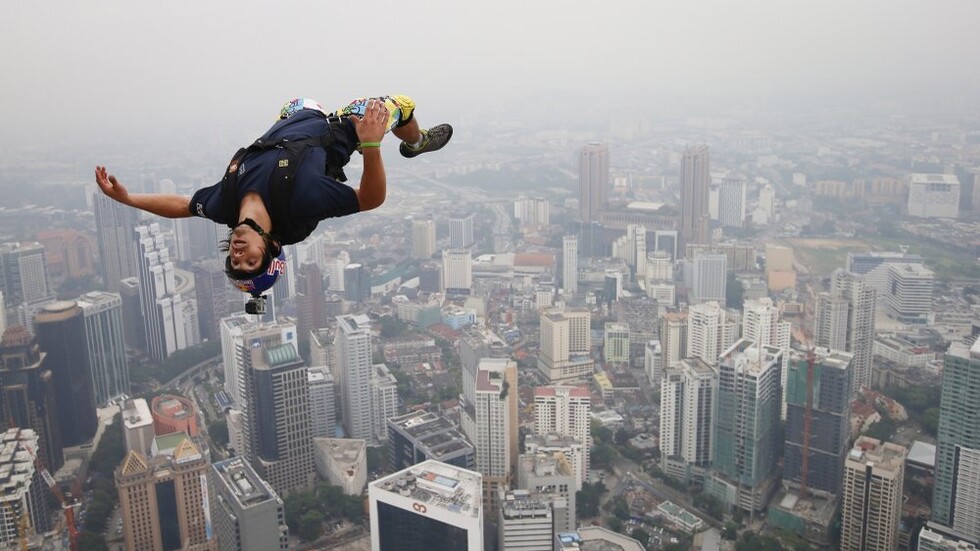 وفاة "رجل نفاث" في دبي جراء حادث خلال طلعة تدريبية