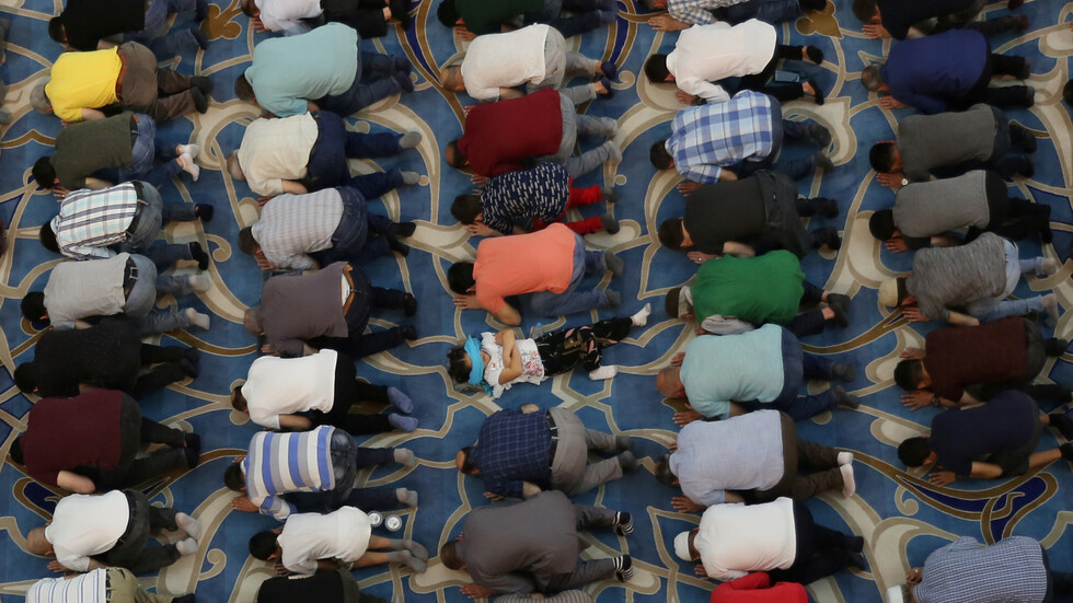 دار الإفتاء تحسم الجدل المثار في مصر حول زواج المسلمة من غير المسلم