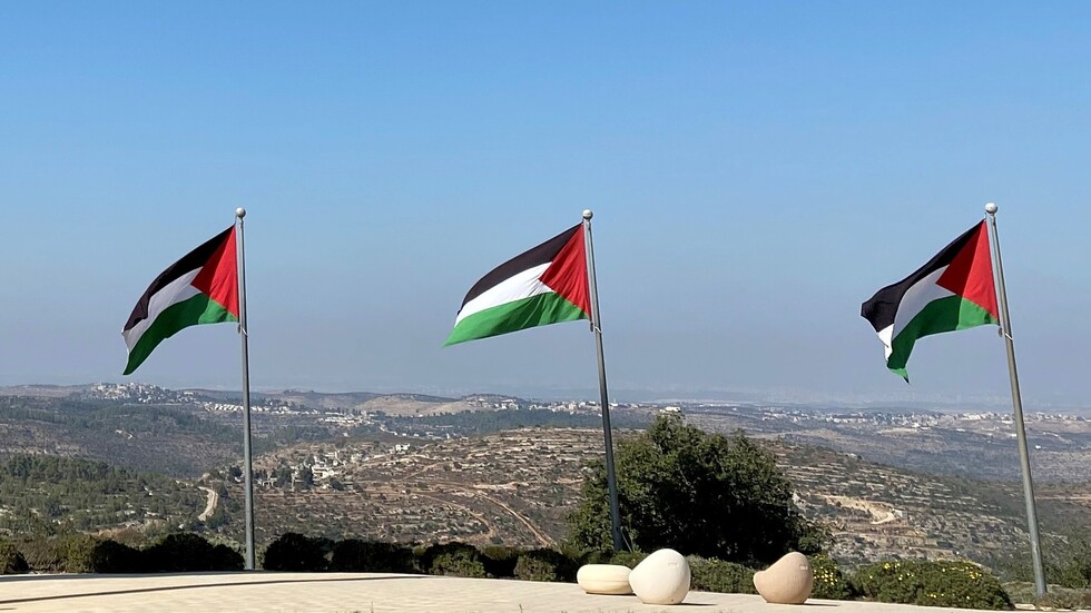 السلطة الفلسطينية بصدد إعادة سفيريها إلى الإمارات والبحرين