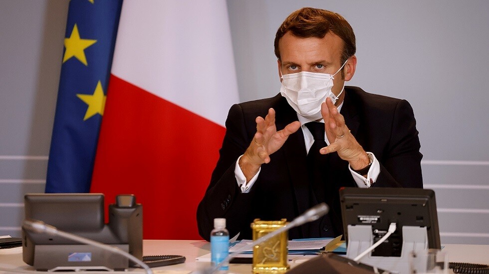 ماكرون يمهل قادة المسلمين في فرنسا 15 يوما لوضع 