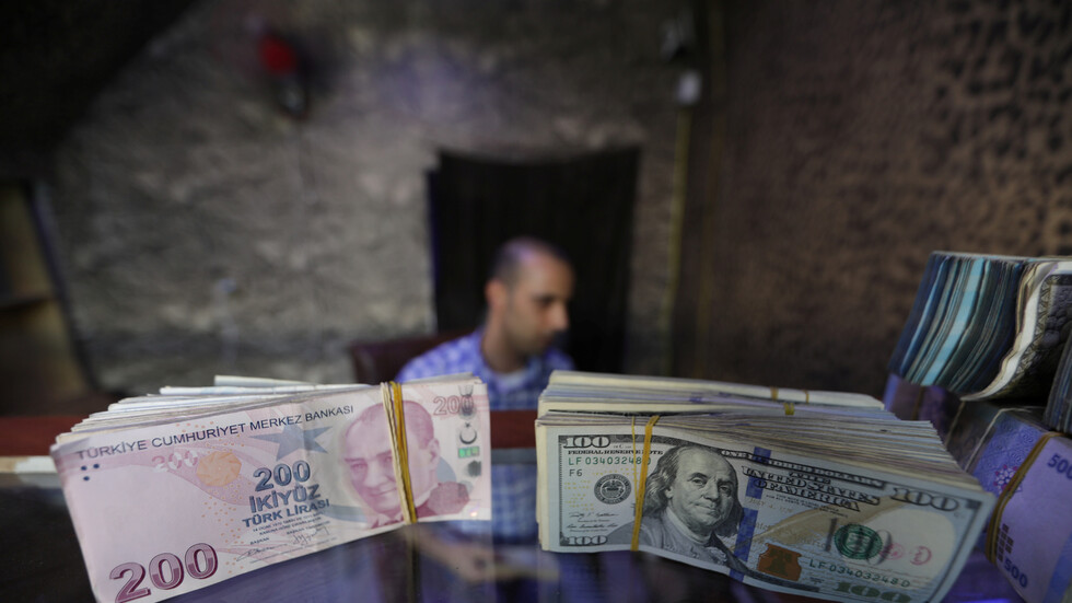 الليرة التركية تتراجع بعد تصريحات أردوغان