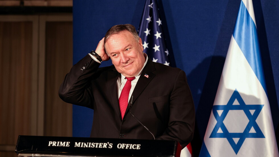 بالصور.. بومبيو يهاجم الاتحاد الأوروبي من مستوطنة إسرائيلية