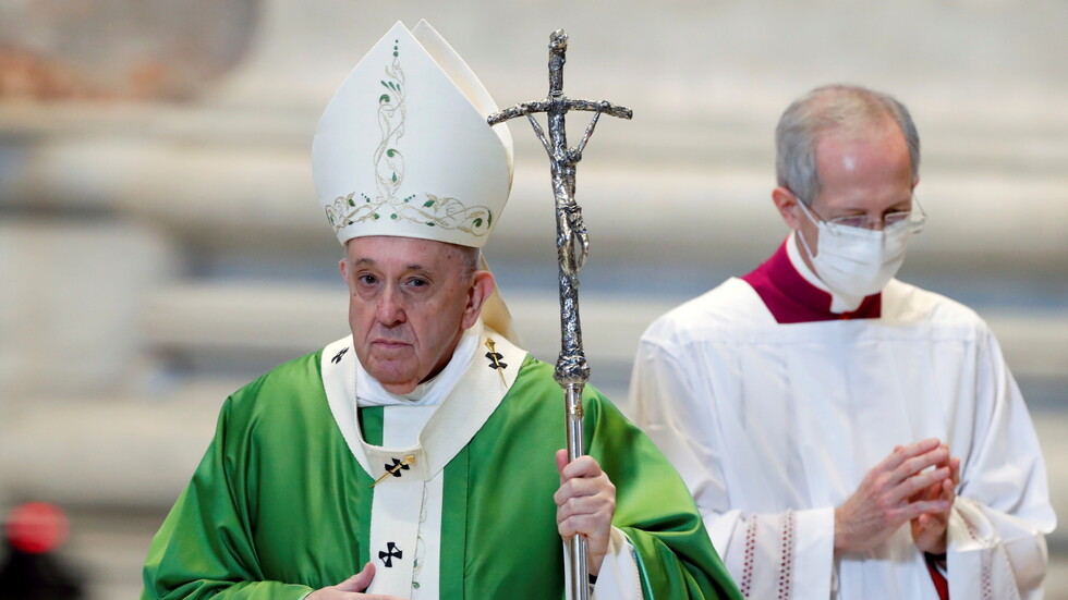 الفاتيكان يحقق في كيفية وضع إعجاب من حساب تابع للبابا على صورة عارضة أزياء برازيلية