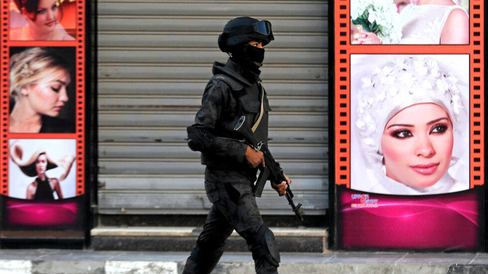 مصر.. والدة "سفاح الجيزة" تعلق على جرائم ابنها