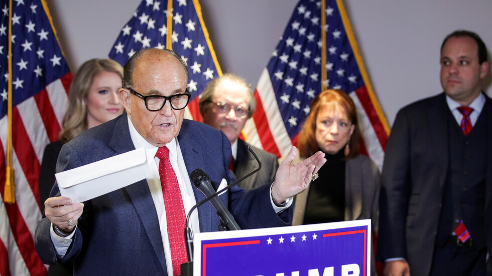 محامي ترامب: هناك دليل على خطة ممنهجة لتزوير الانتخابات لصالح الديمقراطيين