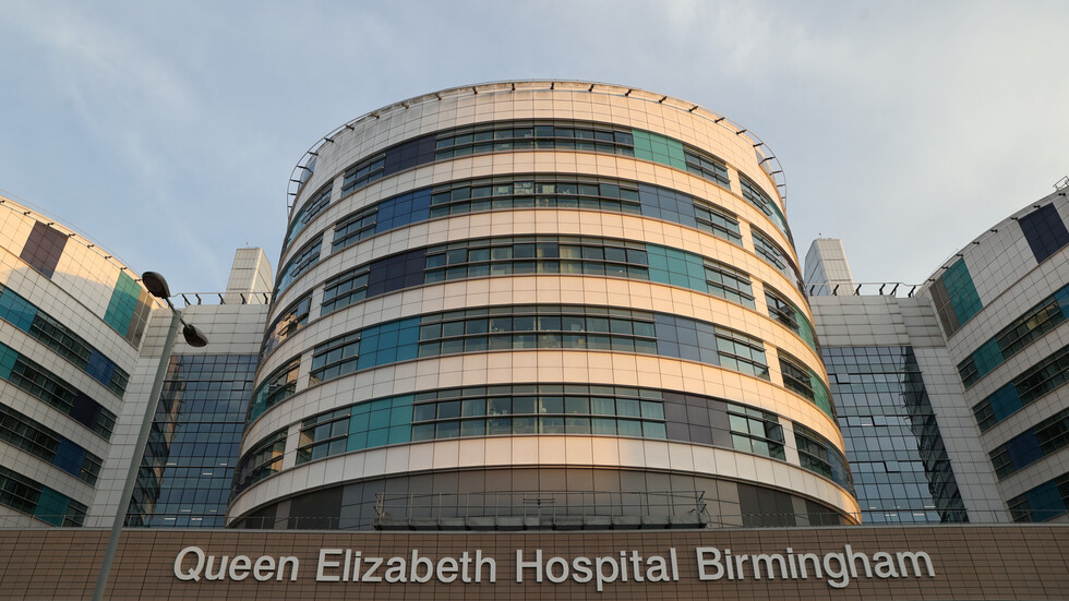 بريطانيا.. امرأة تنجب توأما وهي في غيبوبة بسبب إصابتها بكورونا