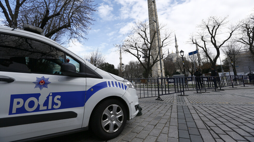 تركيا تصدر أمر اعتقال بحق 101 شخص بتهمة الإرهاب