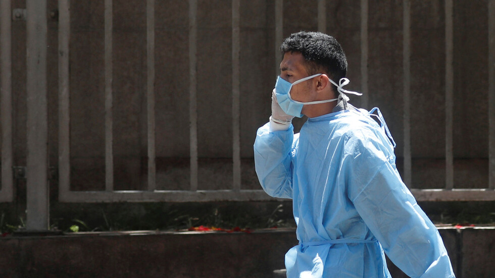 مستشار السيسي: سلالة كورونا جديدة تنتشر في مصر