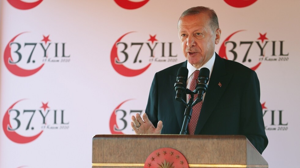 أردوغان يدعو مواطنيه لإخراج قرشهم الأبيض "من تحت الوسائد"