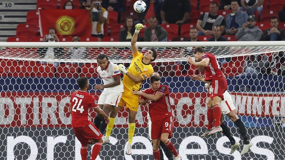 إشبيلية يعلن إصابة حارسه المغربي بونو بفيروس كورونا