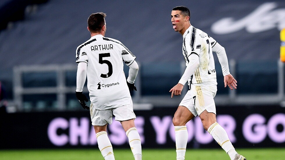 ثنائية رونالدو تقود يوفنتوس لتجاوز عقبة كالياري في