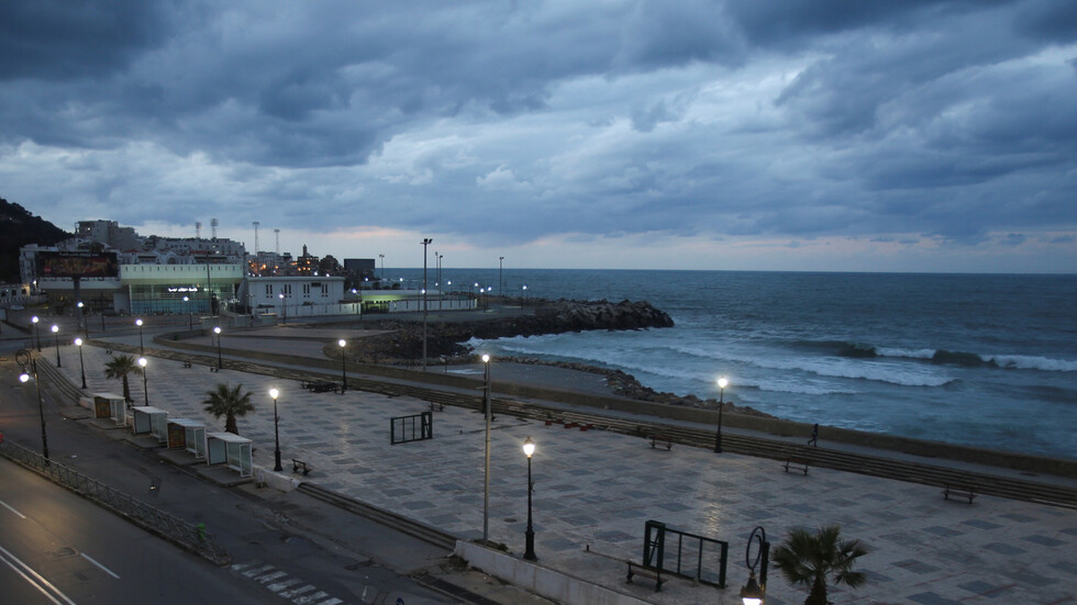 هزة أرضية قوتها 5.2 درجة على سلم ريختر تضرب ولاية سكيكدة شمال شرقي الجزائر