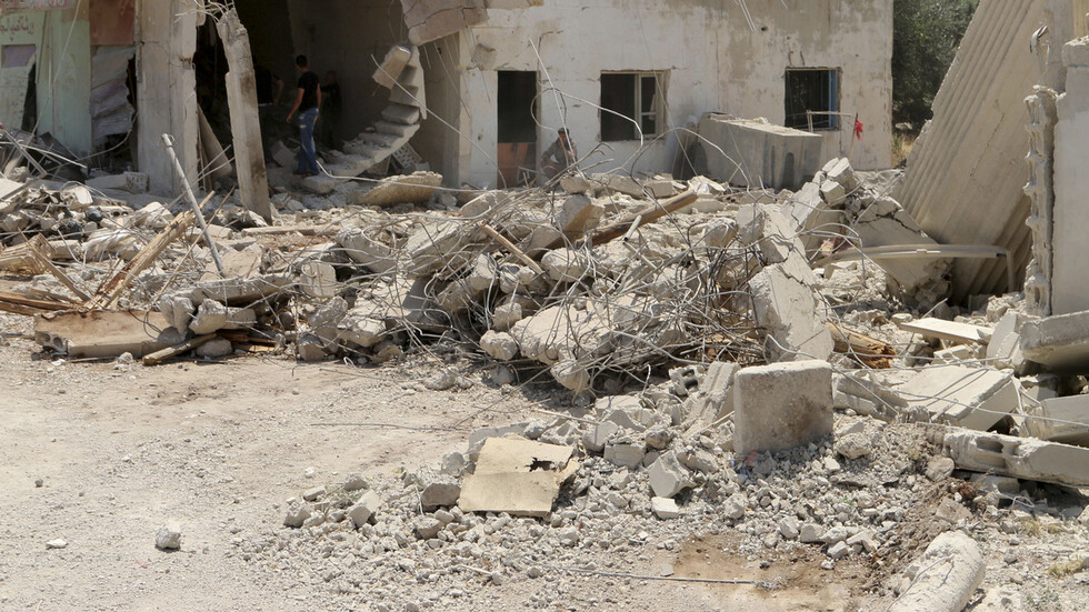 مصادر: مقتل نحو 15 عنصرا مواليا لإيران في قصف نفذته طائرات مجهولة شرقي سوريا