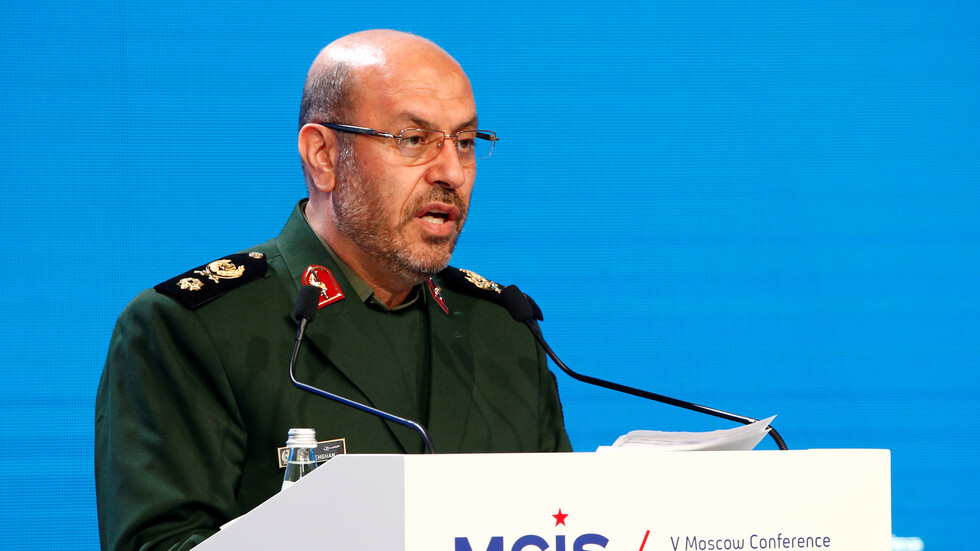 مستشار خامنئي العسكري يترشح للانتخابات الرئاسية 2021