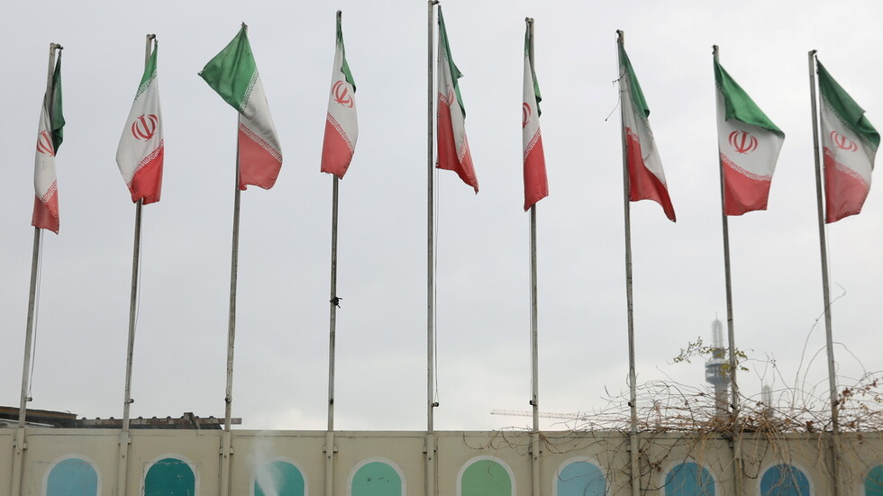 إيران: الشركات الأجنبية ستعود إذا رفعت الولايات المتحدة العقوبات في عهد بايدن