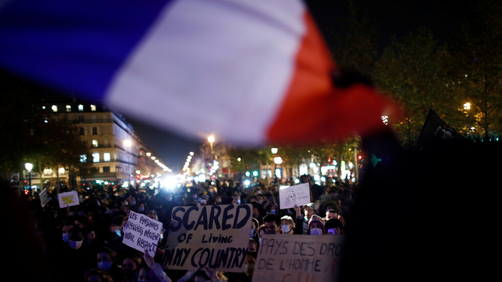 الشرطة الفرنسية تحقق في مزاعم اعتداء عناصرها على رجل من أصول إفريقية