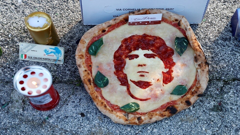 "الفيفا" ينكس أعلامه إثر وفاة مارادونا (صور)