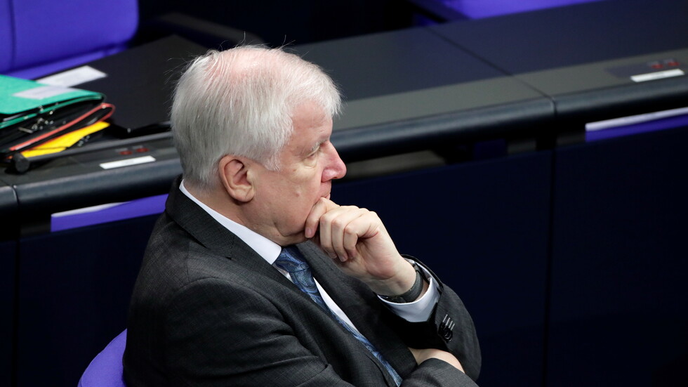 وزير الداخلية الألماني: وقف الترحيل إلى سوريا يجب ألا ينطبق على المجرمين