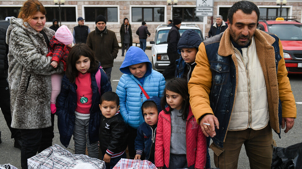 الدفاع الروسية: 21 ألف لاجئ عادوا إلى ديارهم في  قره باغ