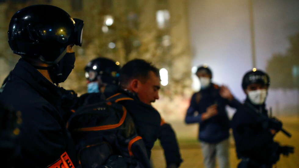 إصابة مصور سوري في مسيرة الحريات بفرنسا و"مراسلون بلا حدود" تندد بعنف الشرطة