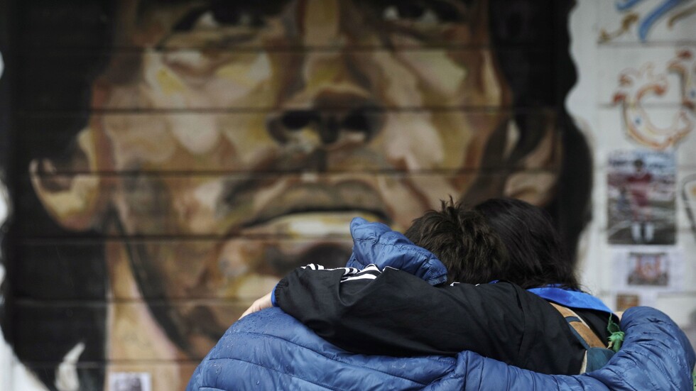 شاهد.. تكريم مارادونا في استئناف الدوري الأرجنتيني