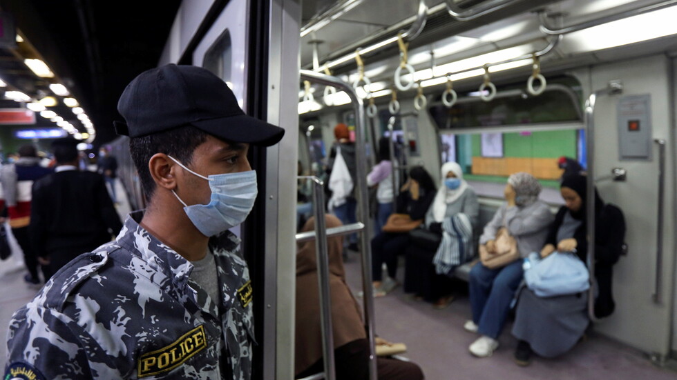 مصر تسجل 15 وفاة و358 إصابة جديدة بكورونا