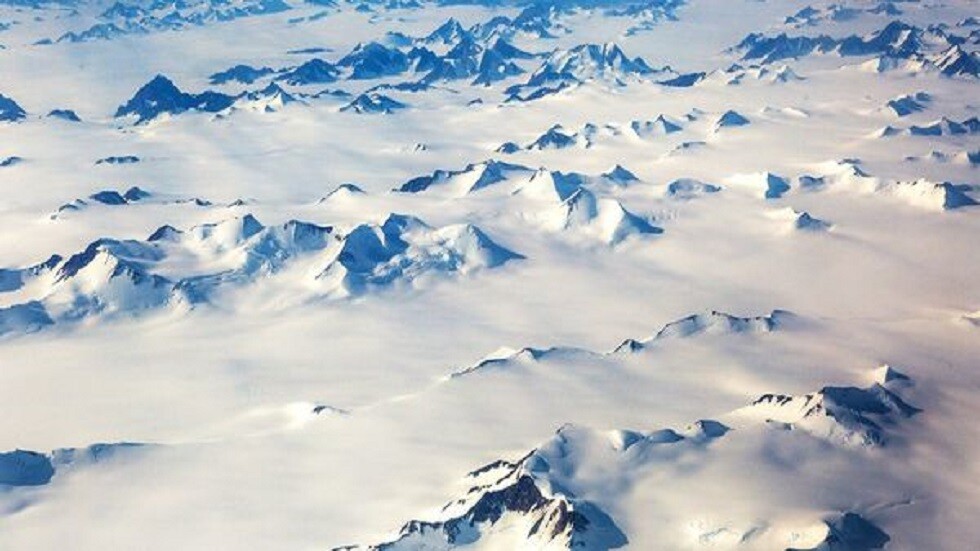 علماء الآثار يعثرون على قطع أثرية فريدة بعد ذوبان الجليد