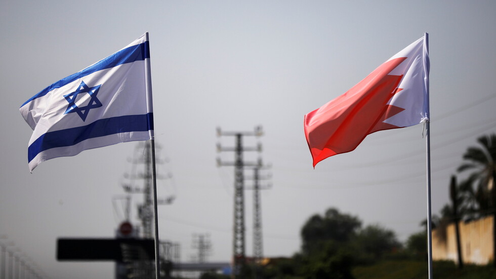 وفد بحريني برئاسة وزير الصناعة والتجارة يزور إسرائيل