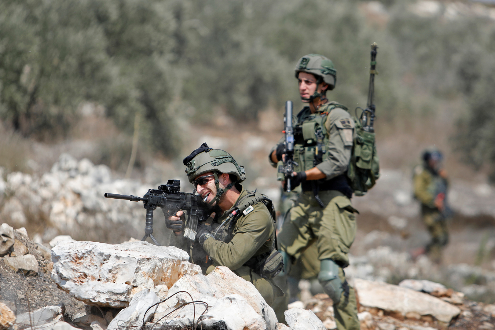 وفا: الجيش الإسرائيلي يعدم مواطنا فلسطينيا على حاجز حوارة العسكري
