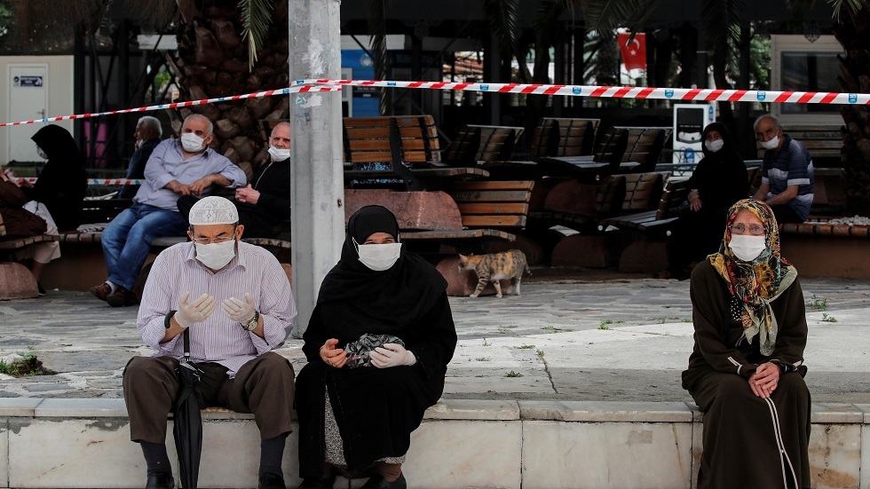 تركيا تفرض حظرا للتجول على المسنين في أنقرة