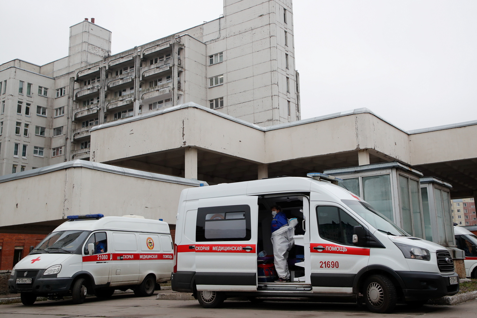الإصابات اليومية بكورونا في روسيا تلامس لأول مرة الـ22 ألفا