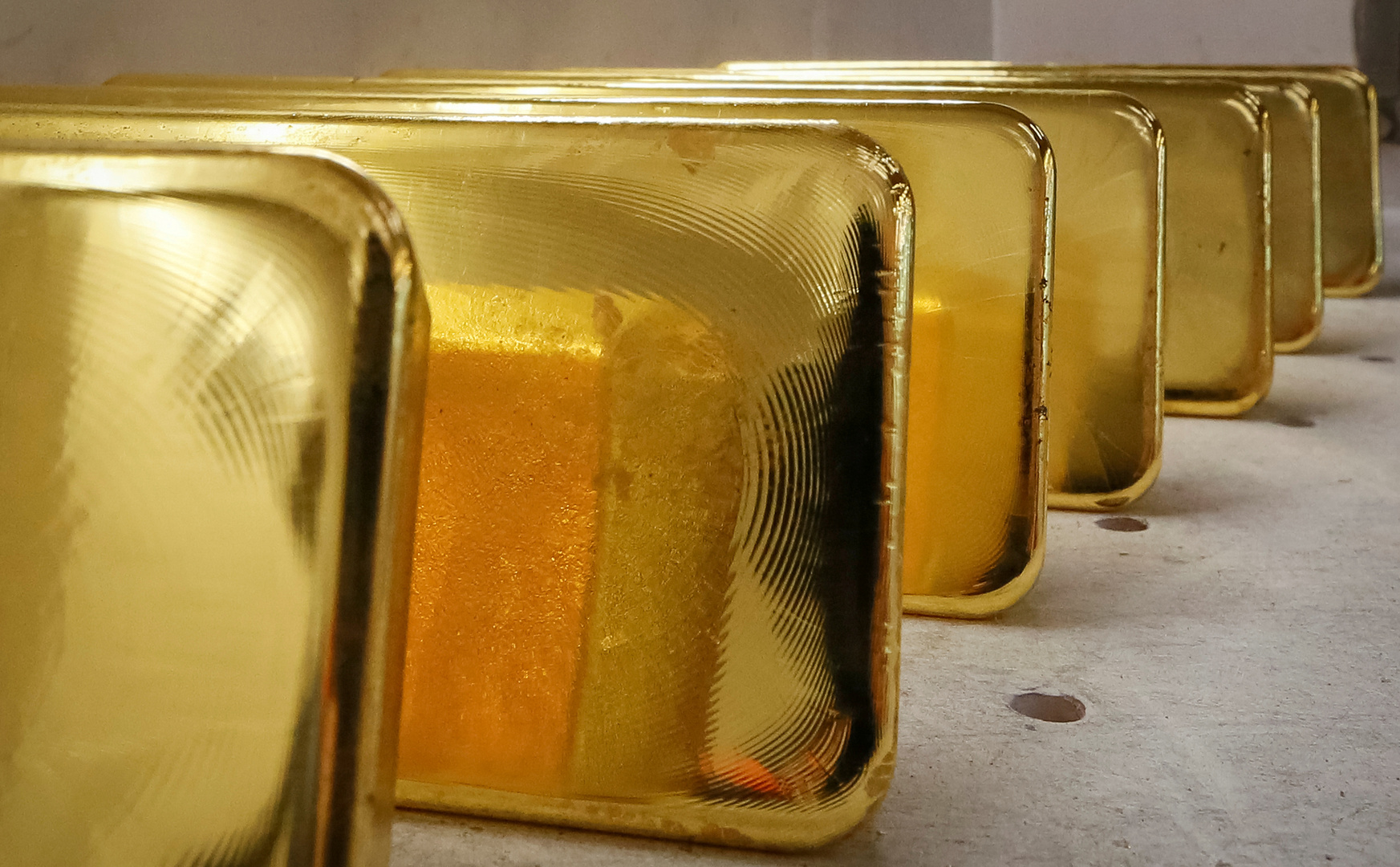 الذهب يبلغ ذروة أسبوع