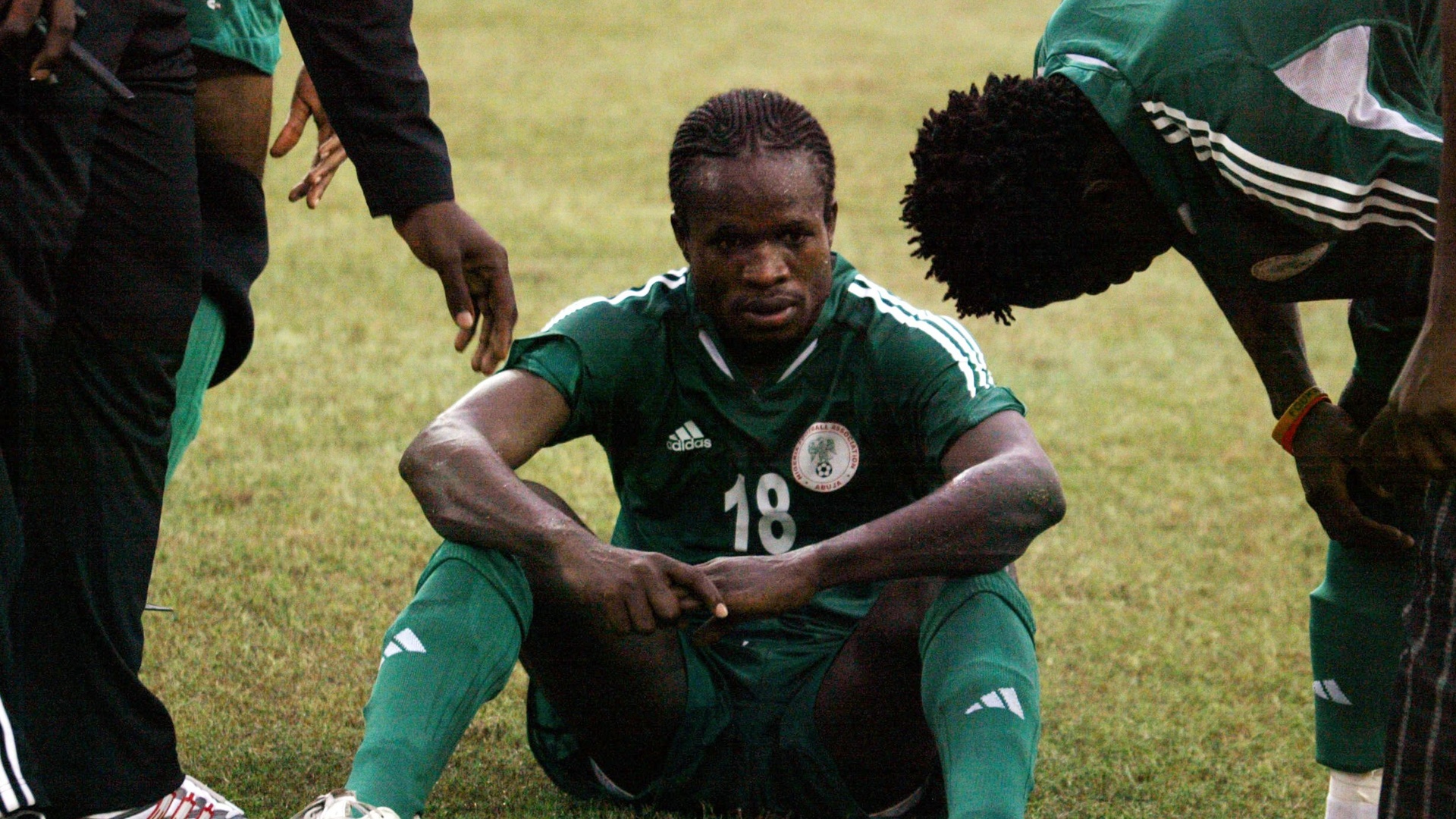 لاعب منتخب نيجيريا السابق ينجو من عملية خطف