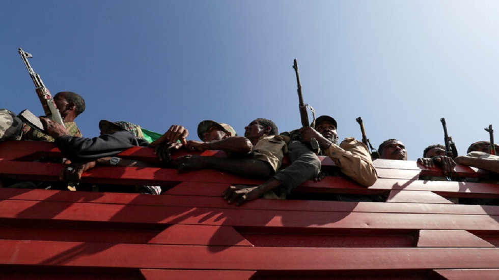 جنود إثيوبيون ينزعون سلاح زملائهم التيغراي في قوات حفظ السلام بالصومال