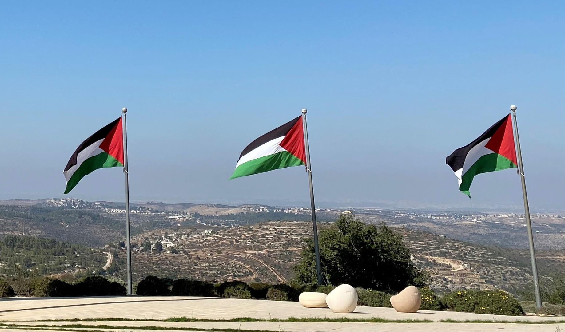 السلطة الفلسطينية بصدد إعادة سفيريها إلى الإمارات والبحرين