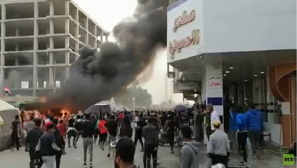 العراق.. قتيل وعدد من الجرحى في مواجهات بين أنصار الصدر ومتظاهرين في ذي قار