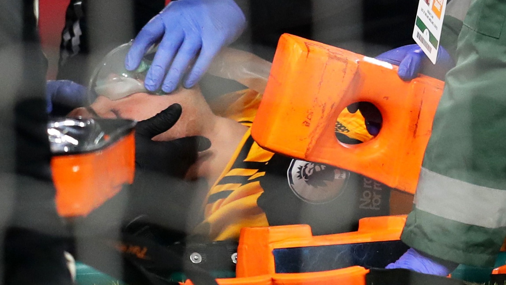 بعد الاصطدام المؤلم.. خيمنيز يخضع لجراحة في الرأس (فيديو)
