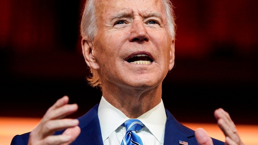 صحيفة: ديمقراطيون يحثون بايدن على اختيار وزير دفاع أسمر البشرة