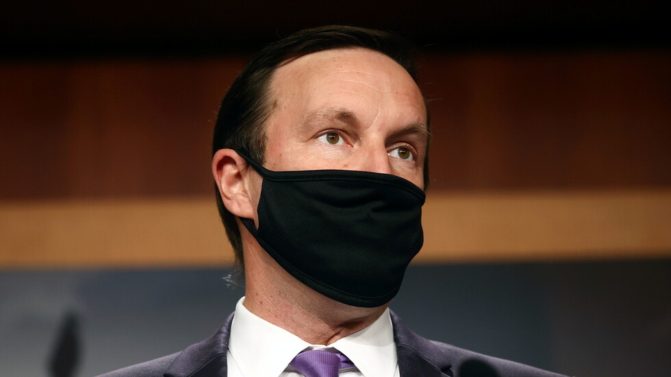 سيناتور ديمقراطي يدعو لرفع السرية عن صفقة الأسلحة المقترحة إلى الإمارات