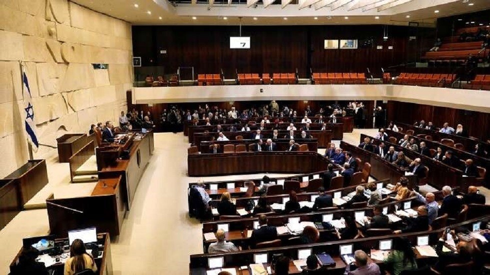 شريك نتنياهو في الحكومة الإسرائيلية بيني غانتس يتجه نحو التصويت لحل الكنيست غدا