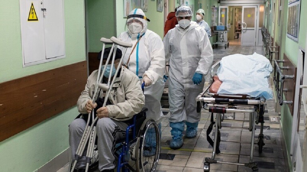 من هم مرضى "كوفيد-19" الذين يجب نقلهم إلى المستشفى؟