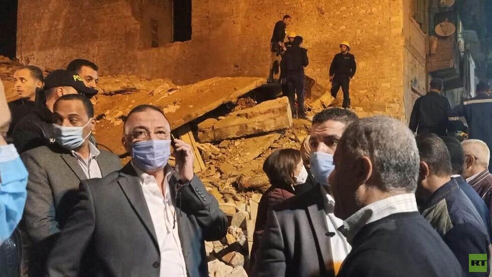 مصر... انتشال 4 جثث من تحت أنقاض العقار المنهار في الإسكندرية