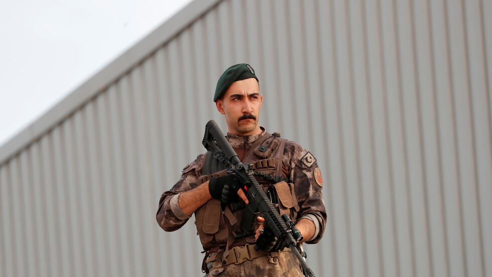 الشرطة التركية تعتقل عددا من المشتبه بانتمائهم لـ"داعش" في اسطنبول