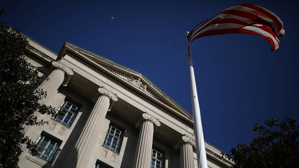 وزارة العدل الأمريكية تتهم "فيسبوك" بالتمييز ضد العاملين الأمريكيين