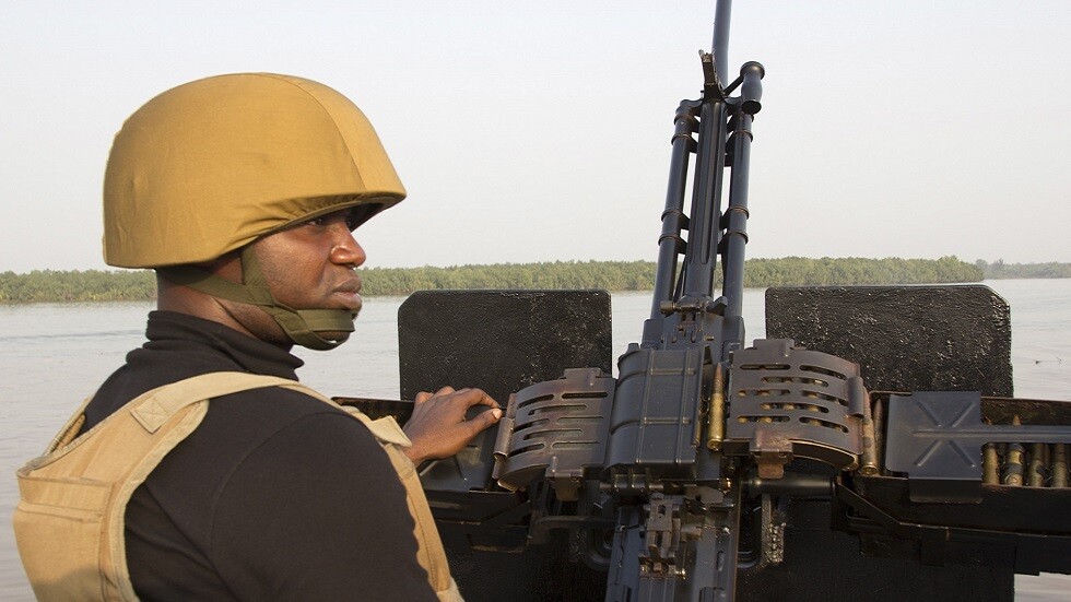 الخارجية المصرية: خاطفو السفينة "ميلان" قبالة سواحل نيجيريا فروا برفقة الرهائن